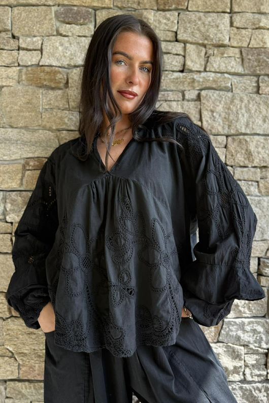 Ida Embroidered Smock Blouse Black /17=
